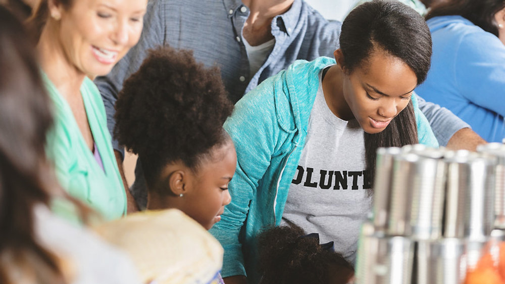 Food bank volunteer service